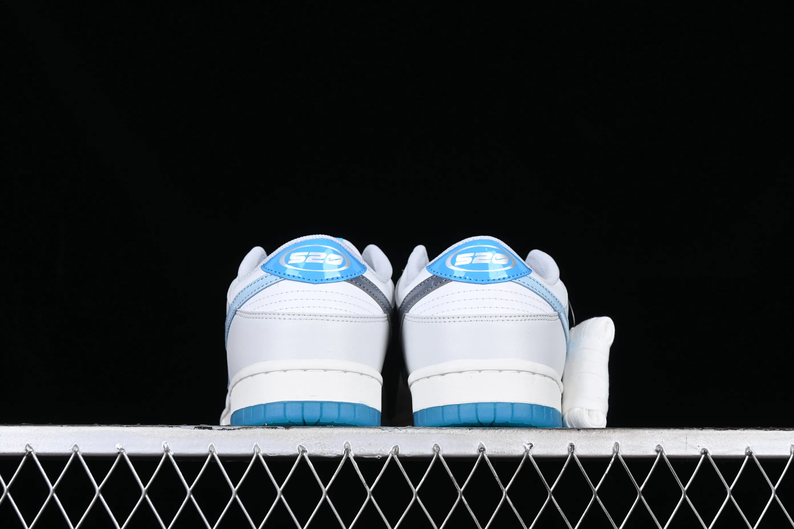All categories Nk SB Dunk series Nk SB Dunk Low low-top sneakers Nk SB Dunk Low "520" Valentine's Day limited SB low-top sports and leisure sneakers FN3433-141